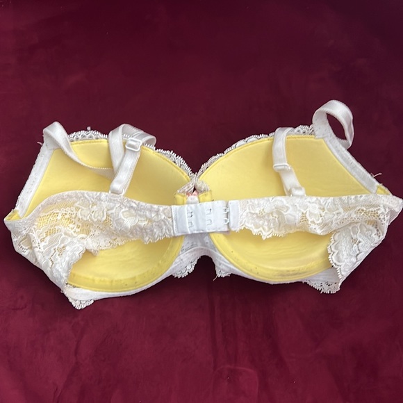 Victoria’s Secret Bra size 34D - Picture 2 of 5